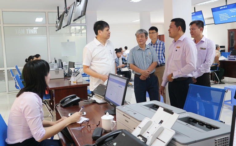 Bộ Nội vụ kiểm tra công tác cải cách hành chính tại Trung tâm Phục vụ hành chính công tỉnh Đắk Lắk